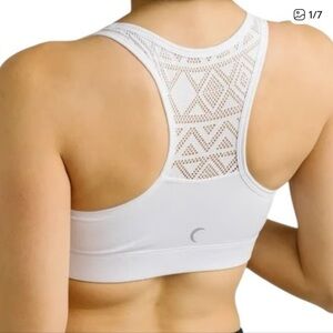 Zyia white bomer sports bra size M